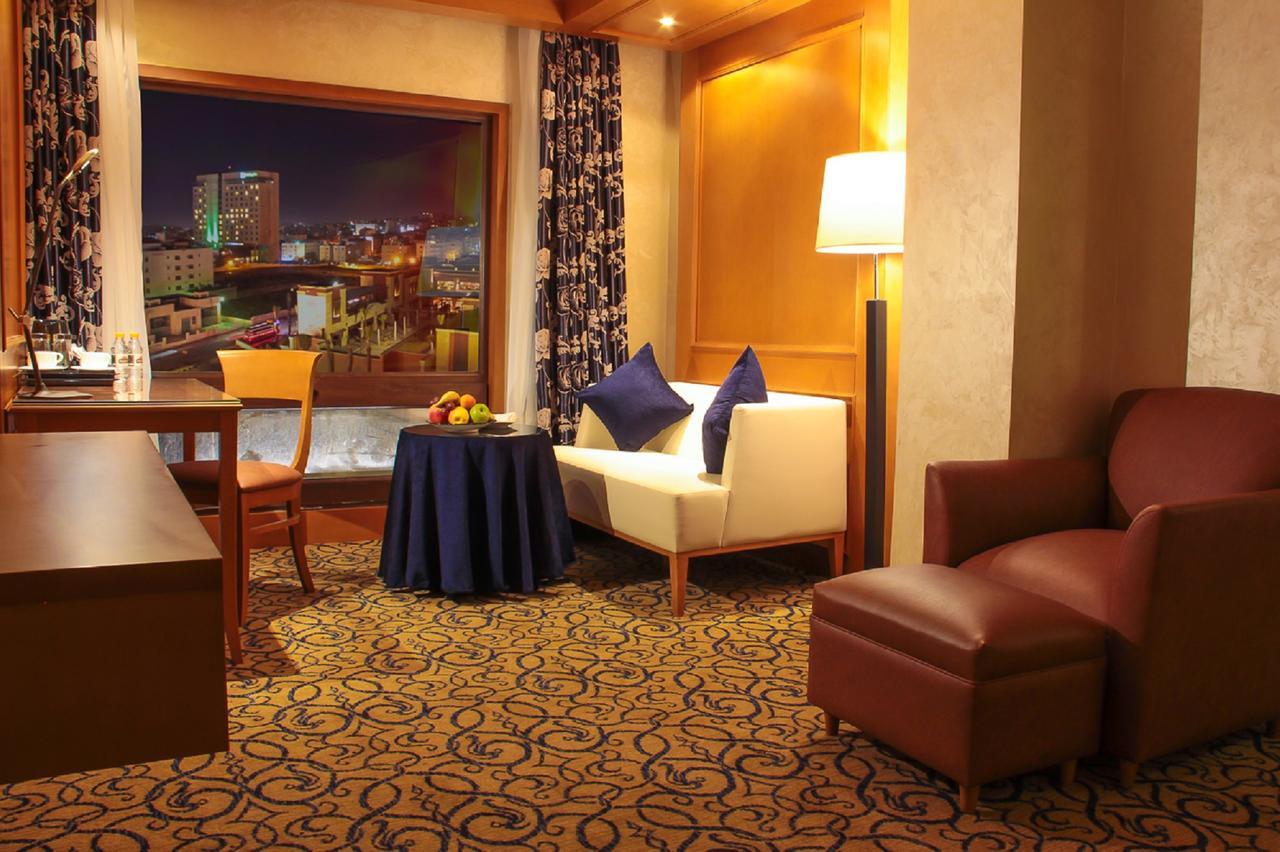 사우전드 나이츠 호텔 암만 외부 사진 A suite at the hotel